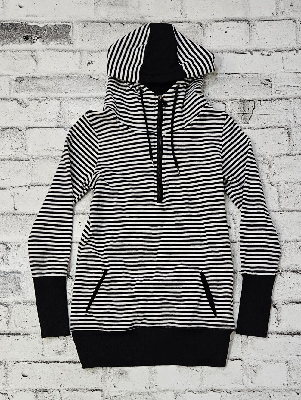 JBCO Jeans Striped Hoodie Tunic Black White Long Sleeve Cowl Neck